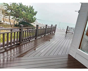 威海塑木地板及护栏安装